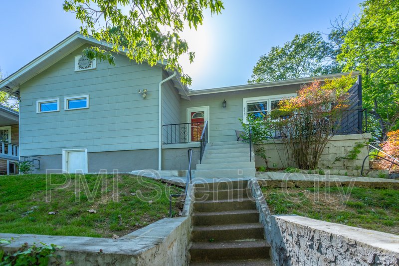 Beautiful 2bd/2bth available in North Shore! property image