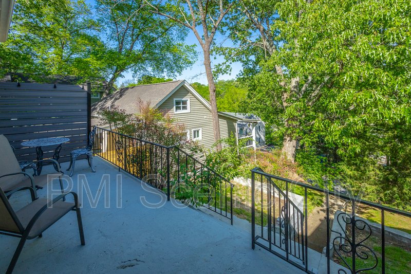 Beautiful 2bd/2bth available in North Shore! property image