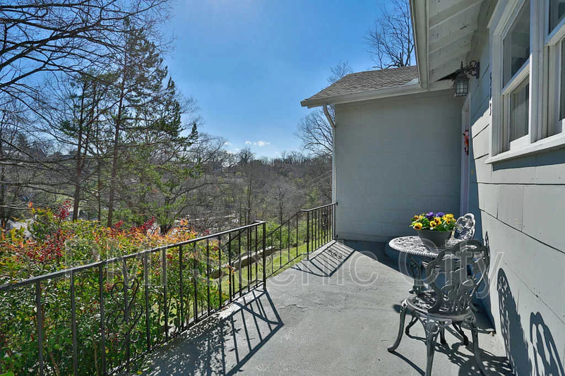 Beautiful 2bd/2bth available in North Shore! property image