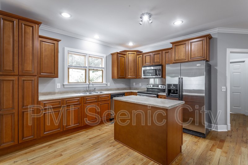 Beautiful 2bd/2bth available in North Shore! property image