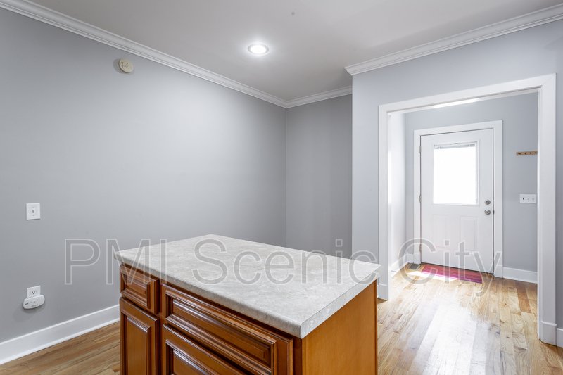 Beautiful 2bd/2bth available in North Shore! property image
