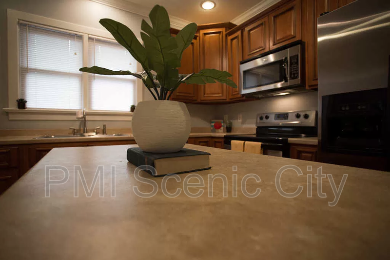 Beautiful 2bd/2bth available in North Shore! property image