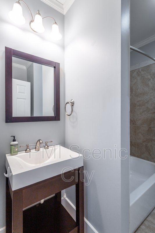 Beautiful 2bd/2bth available in North Shore! property image