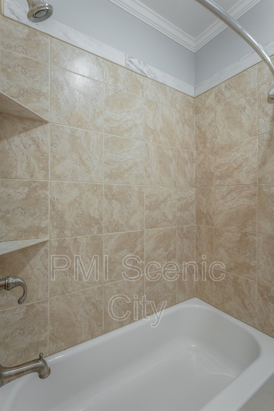 Beautiful 2bd/2bth available in North Shore! property image