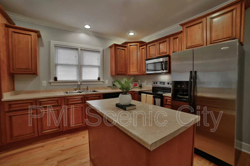 Beautiful 2bd/2bth available in North Shore! property image