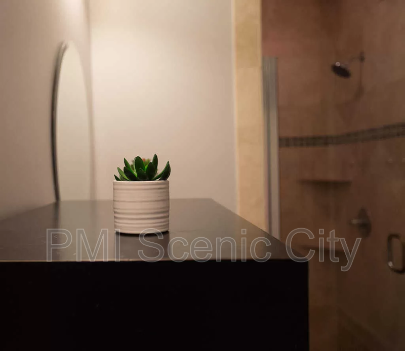 Beautiful 2bd/2bth available in North Shore! property image