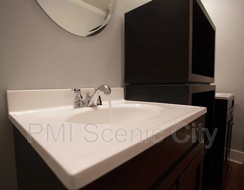 Beautiful 2bd/2bth available in North Shore! property image