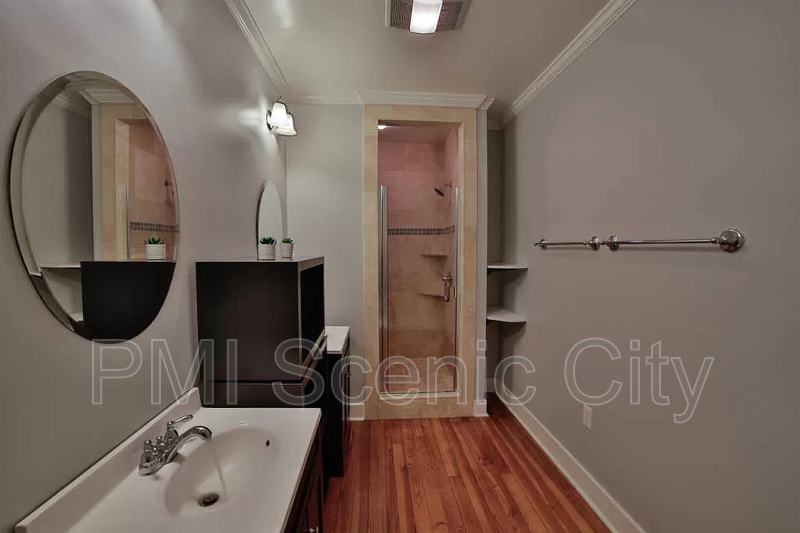 Beautiful 2bd/2bth available in North Shore! property image
