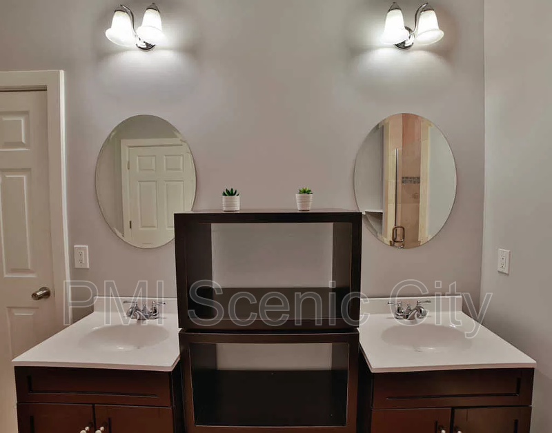 Beautiful 2bd/2bth available in North Shore! property image