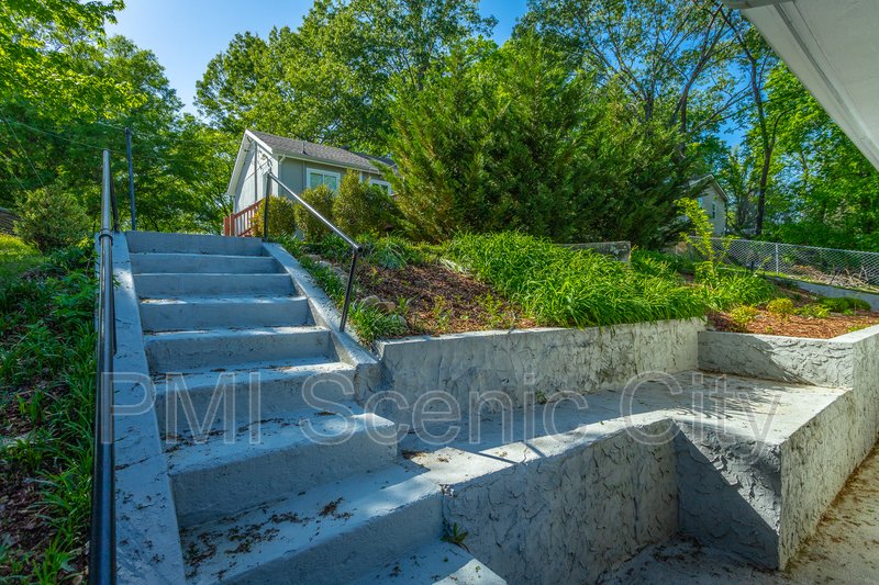 Beautiful 2bd/2bth available in North Shore! property image