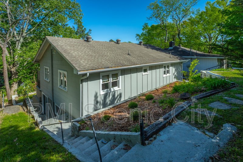 Beautiful 2bd/2bth available in North Shore! property image