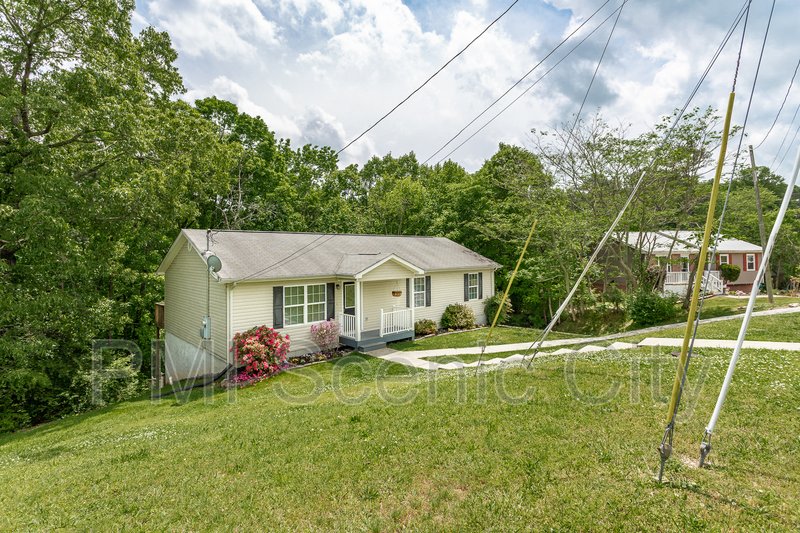 343 Pine St property image