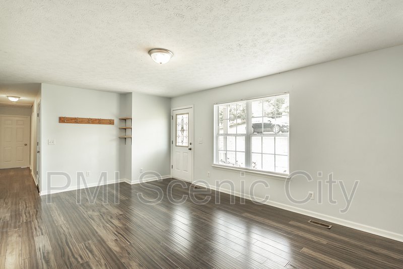 343 Pine St property image