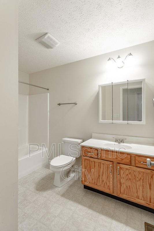 343 Pine St property image