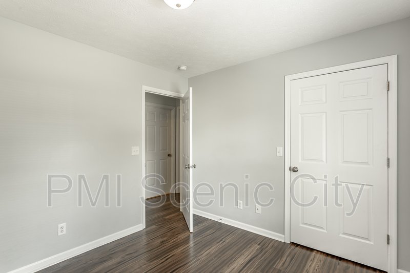 343 Pine St property image