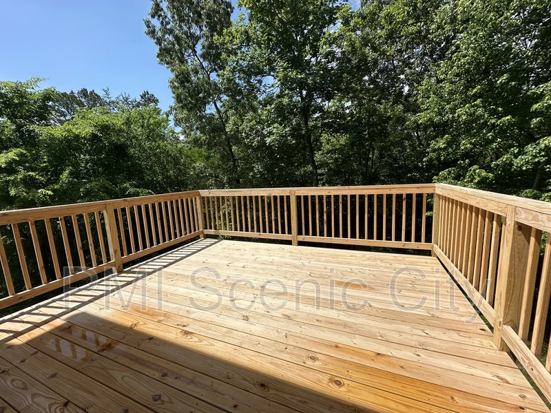 Spacious 5bd/3.5bth with extra Kitchen property image