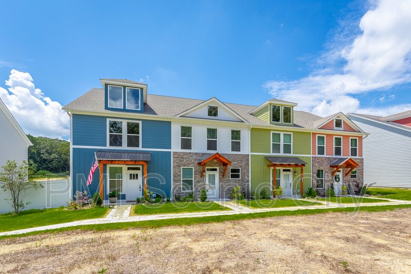 Beautiful 3bd/2.5 bth Available Now! property image