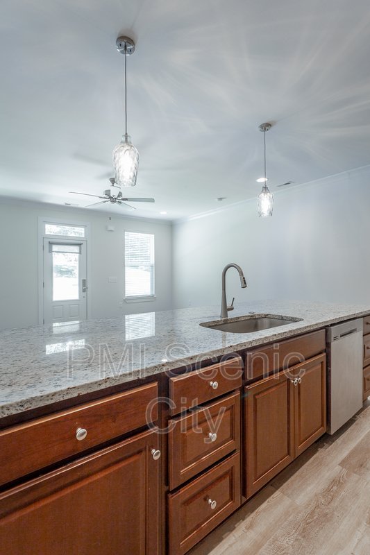 Beautiful 3bd/2.5 bth Available Now! property image