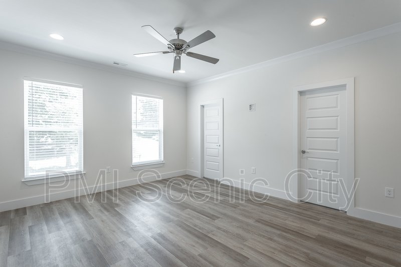 Beautiful 3bd/2.5 bth Available Now! property image