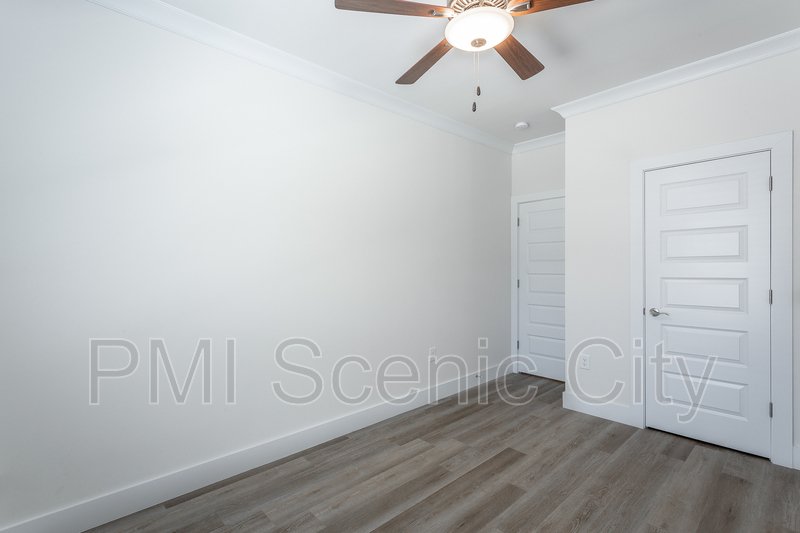 Beautiful 3bd/2.5 bth Available Now! property image