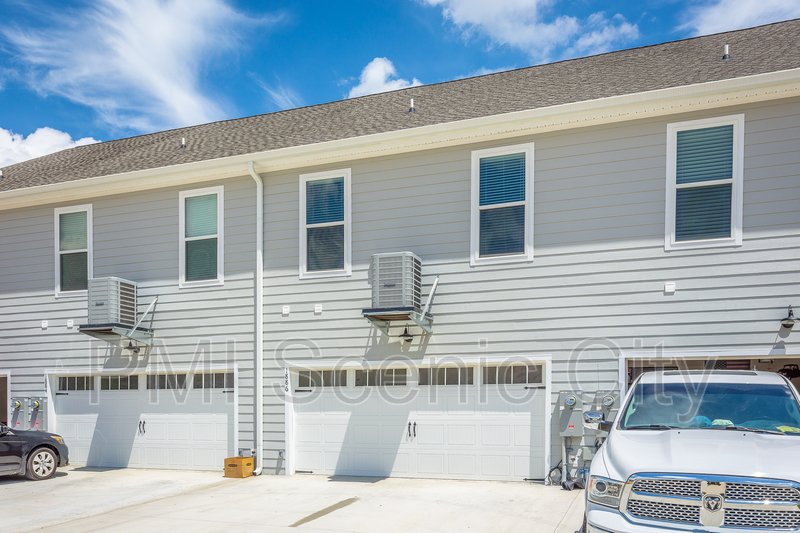 Beautiful 3bd/2.5 bth Available Now! property image