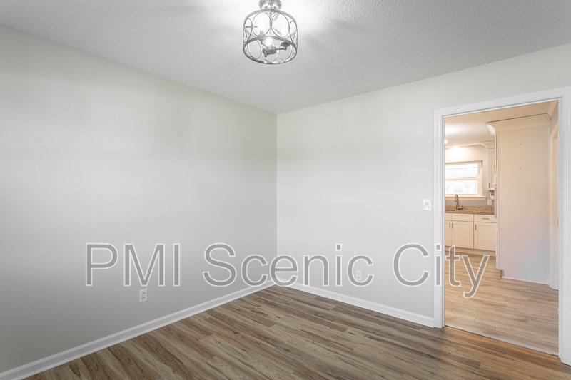 8140 Holly Crest Dr property image