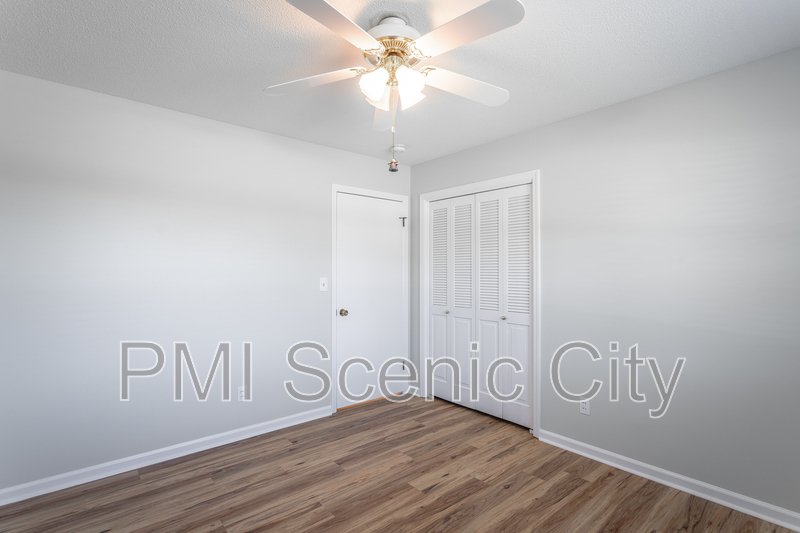 8140 Holly Crest Dr property image