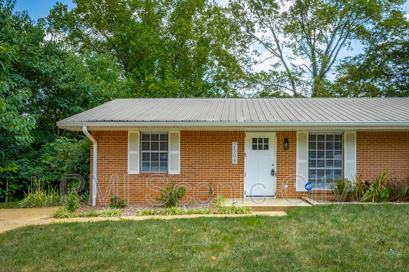 2508 Woodfin Ave property image