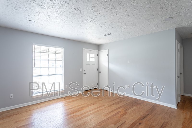 2508 Woodfin Ave property image