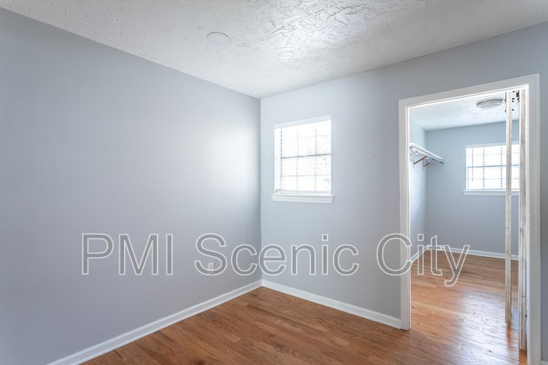 2508 Woodfin Ave property image