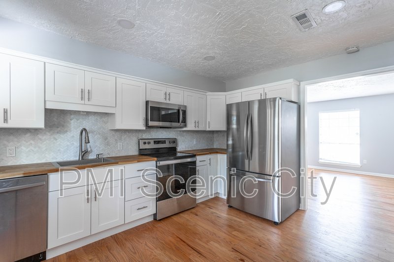 2508 Woodfin Ave property image