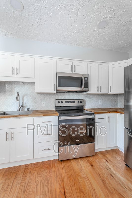 2508 Woodfin Ave property image