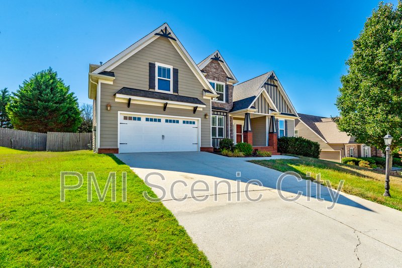 8802 Mckenzie Farm Dr property image