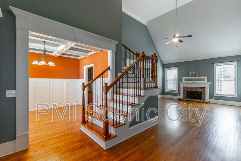 8802 Mckenzie Farm Dr property image