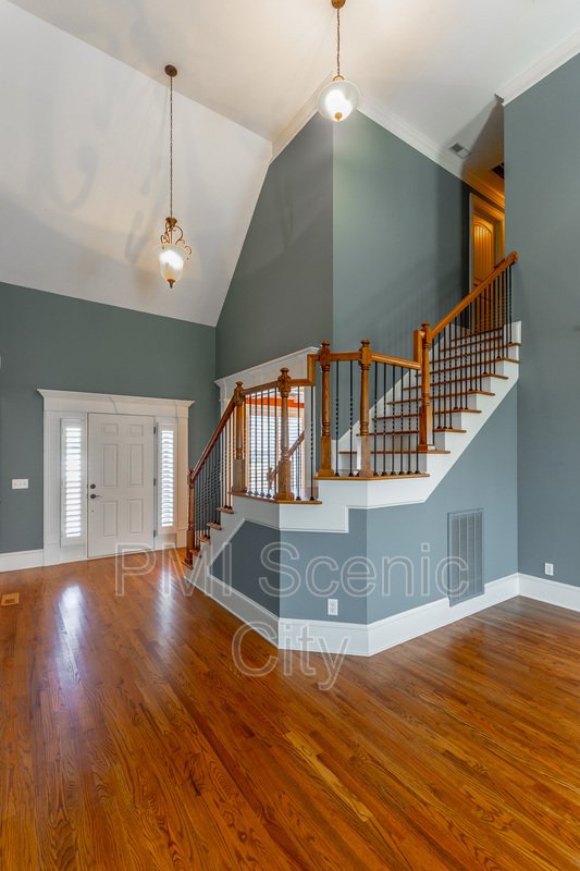 8802 Mckenzie Farm Dr property image