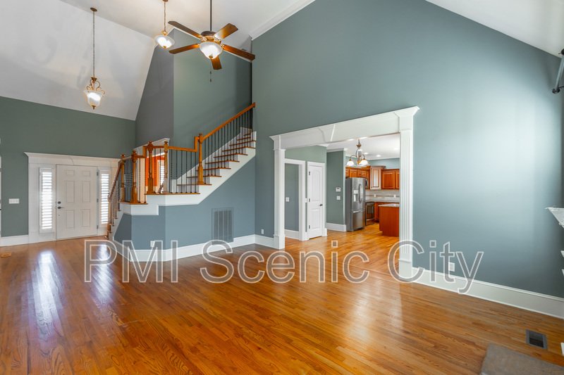 8802 Mckenzie Farm Dr property image