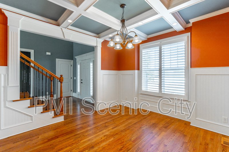 8802 Mckenzie Farm Dr property image