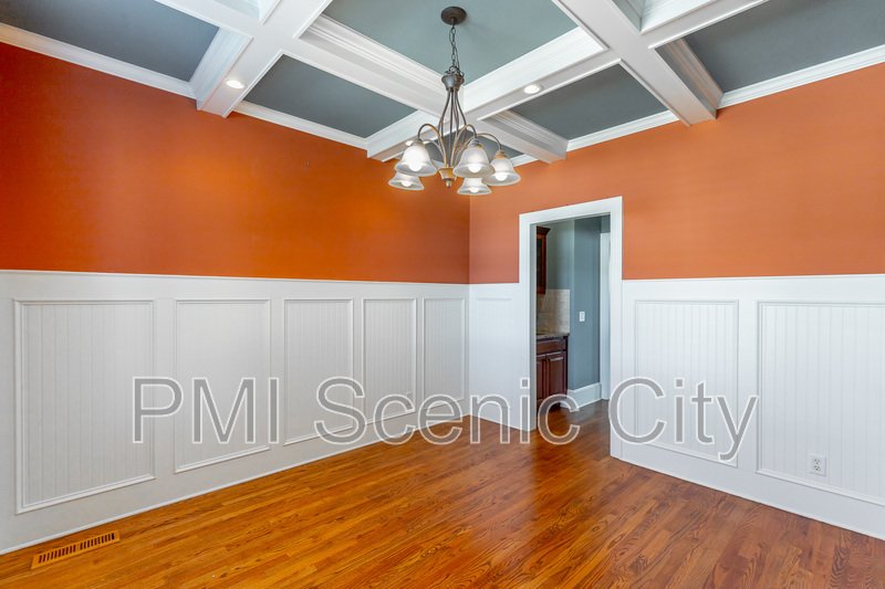 8802 Mckenzie Farm Dr property image