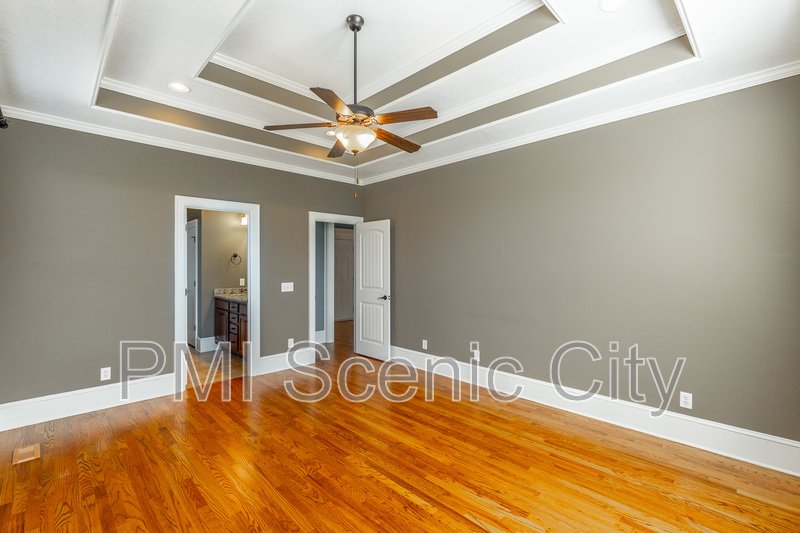 8802 Mckenzie Farm Dr property image