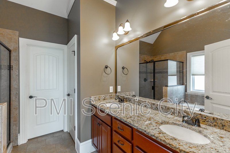 8802 Mckenzie Farm Dr property image