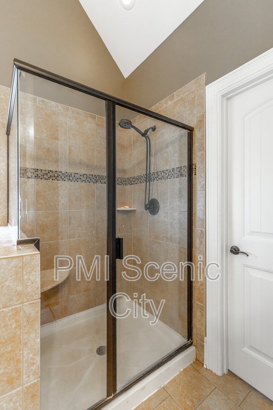 8802 Mckenzie Farm Dr property image