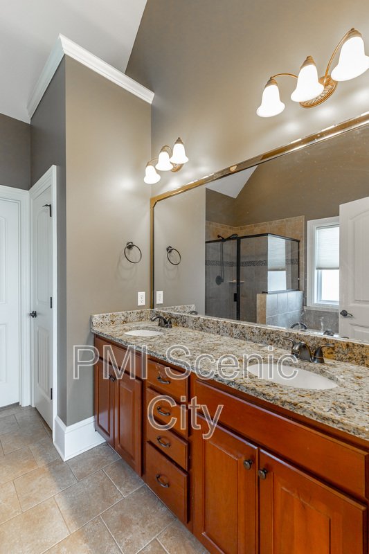 8802 Mckenzie Farm Dr property image