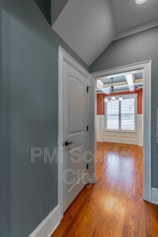 8802 Mckenzie Farm Dr property image