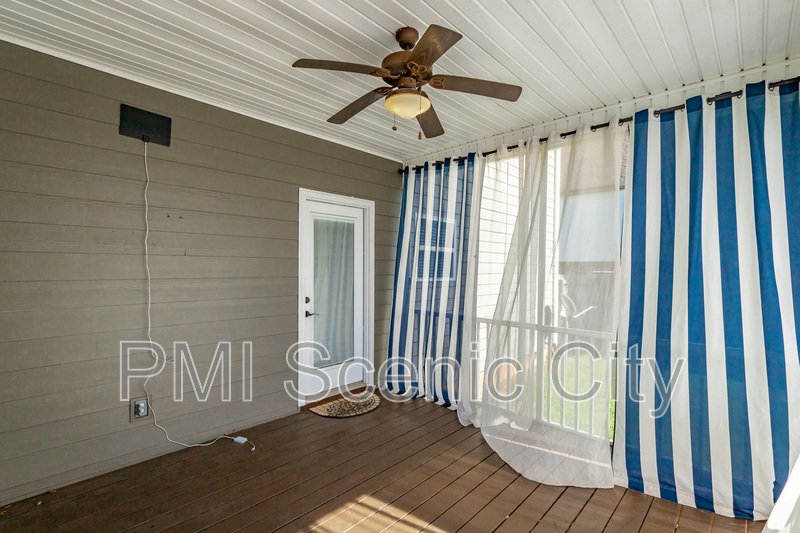 8802 Mckenzie Farm Dr property image