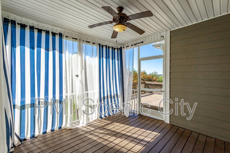 8802 Mckenzie Farm Dr property image