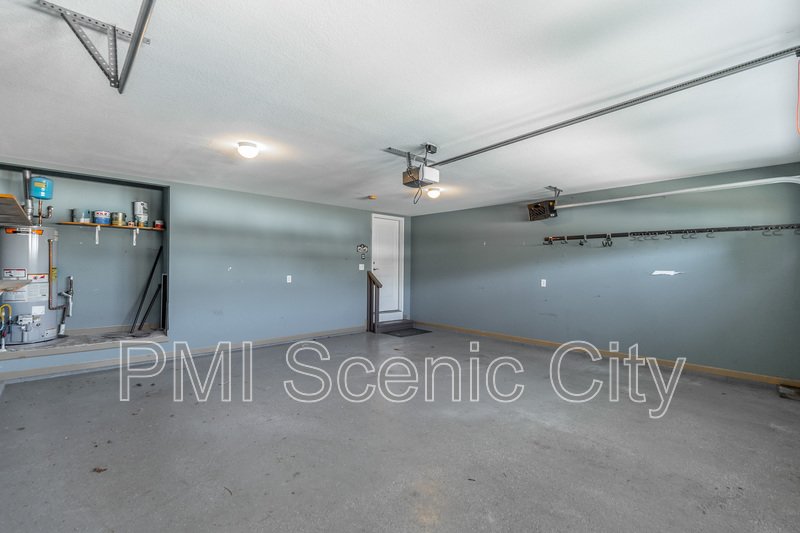 8802 Mckenzie Farm Dr property image