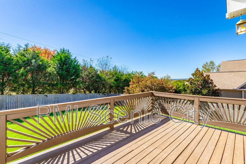 8802 Mckenzie Farm Dr property image