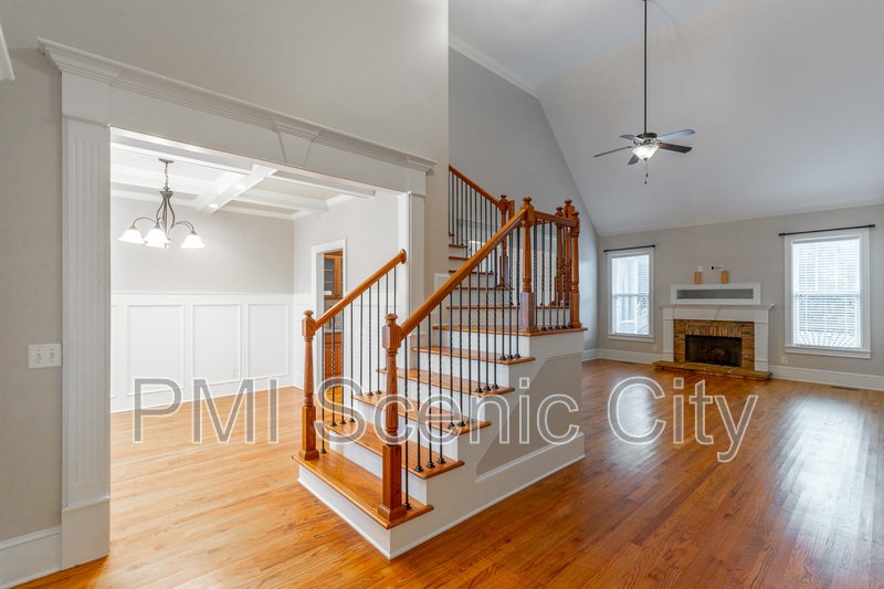 8802 Mckenzie Farm Dr property image