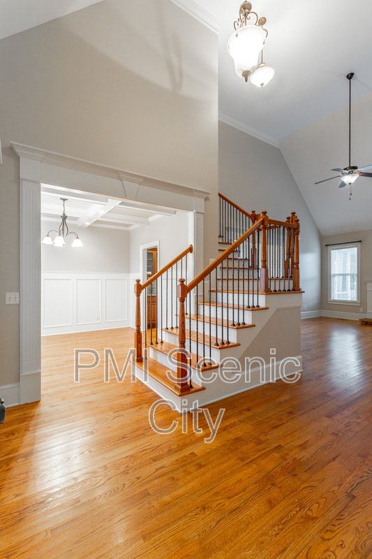 8802 Mckenzie Farm Dr property image