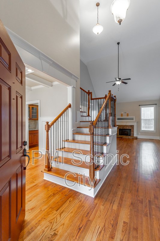8802 Mckenzie Farm Dr property image